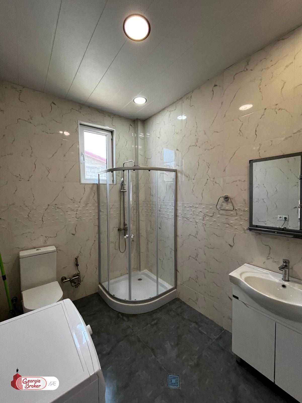 იყიდება ახალი გარემონტებული 4 ოთახიანი სახლი