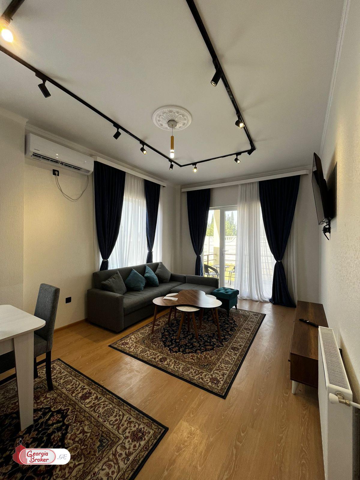 იყიდება ახალი გარემონტებული 4 ოთახიანი სახლი