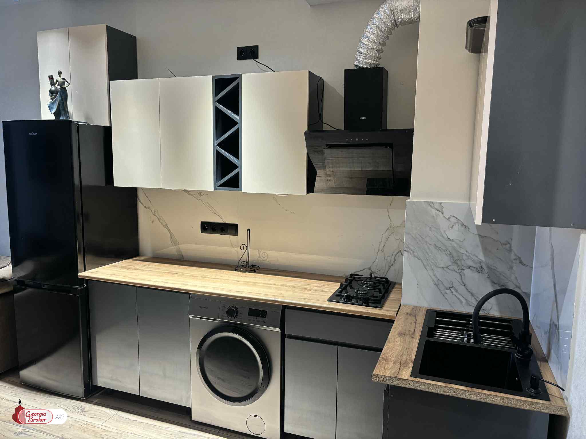 იყიდება ახალი გარემონტებული 3 ოთახიანი ბინა