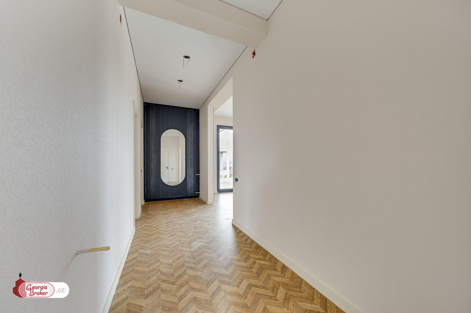 იყიდება ახალი გარემონტებული 5 ოთახიანი სახლი