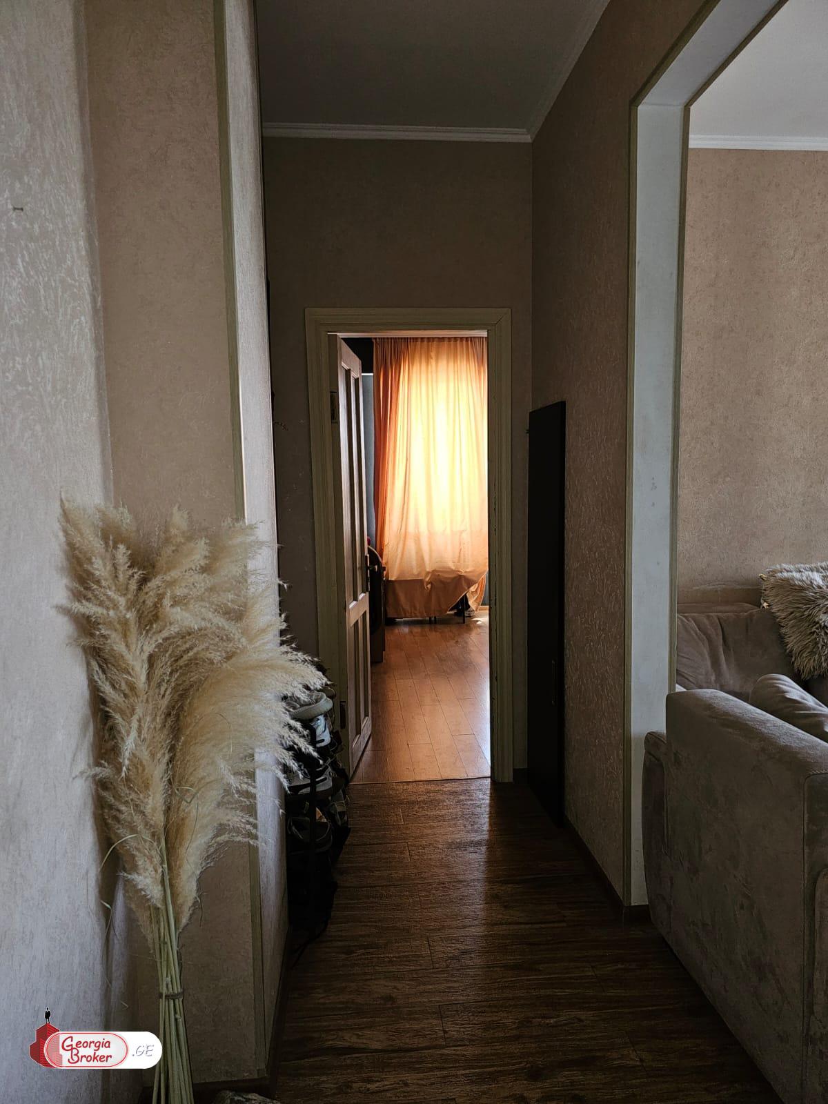 იყიდება ახალი გარემონტებული 3 ოთახიანი ბინა