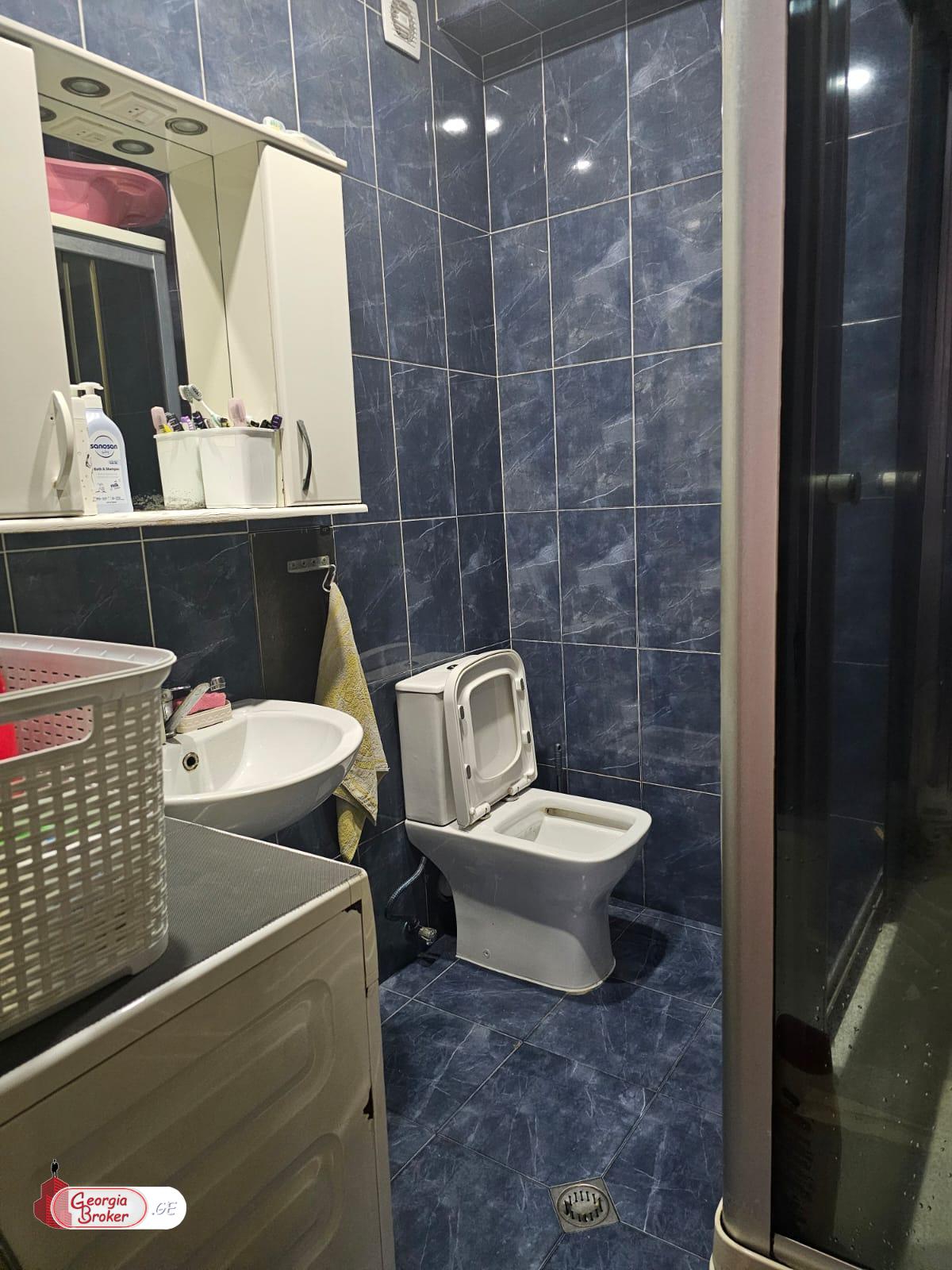 იყიდება ახალი გარემონტებული 3 ოთახიანი ბინა