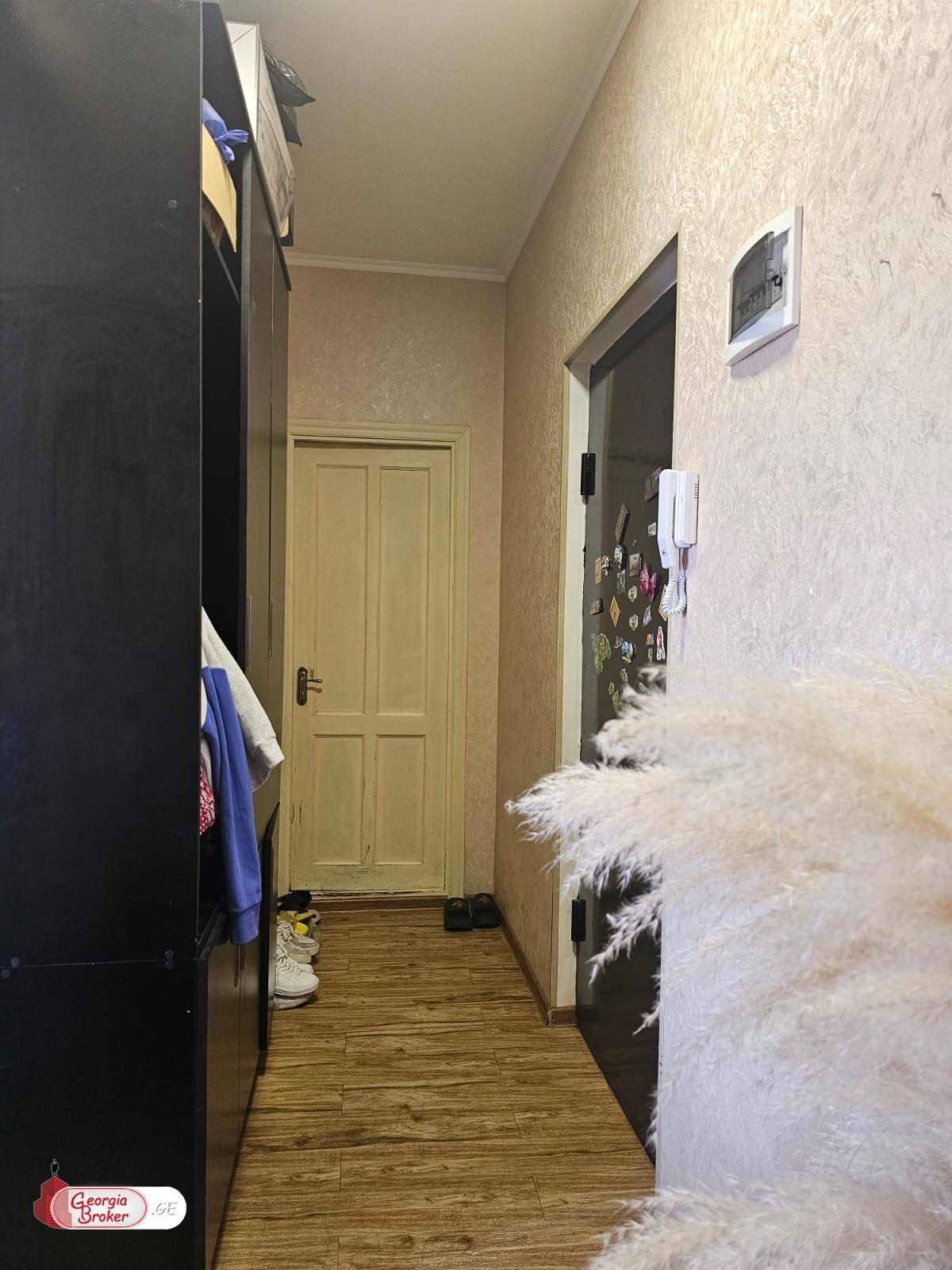 იყიდება ახალი გარემონტებული 3 ოთახიანი ბინა