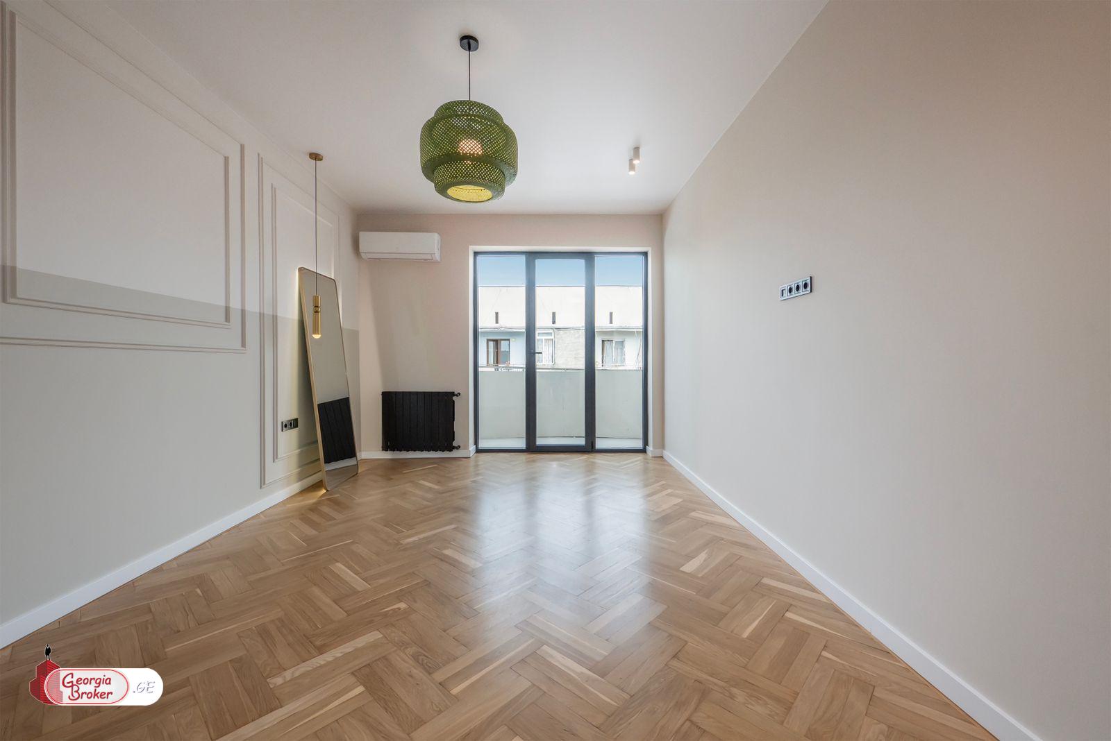 იყიდება ახალი გარემონტებული 5 ოთახიანი ბინა