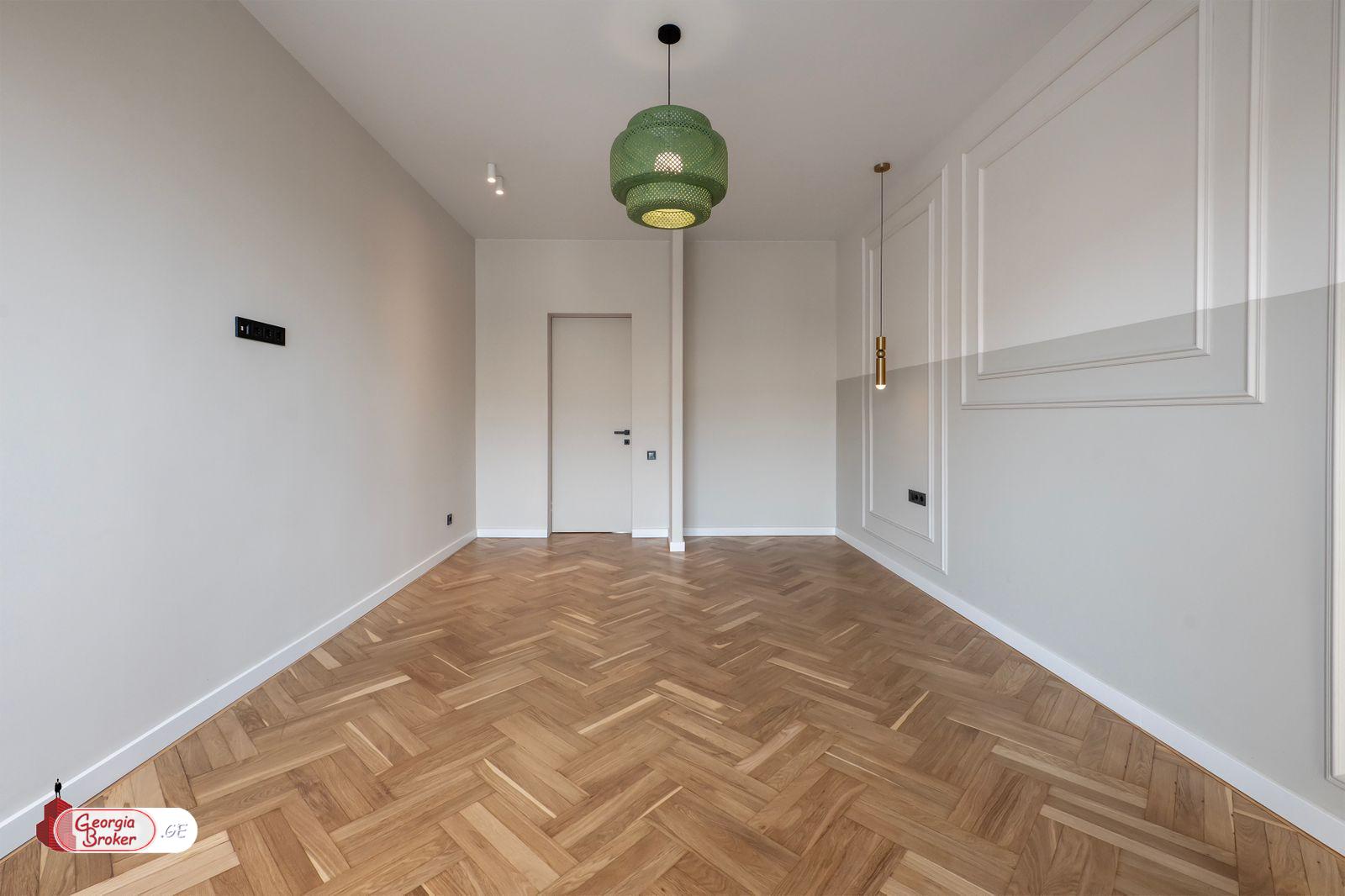 იყიდება ახალი გარემონტებული 5 ოთახიანი ბინა