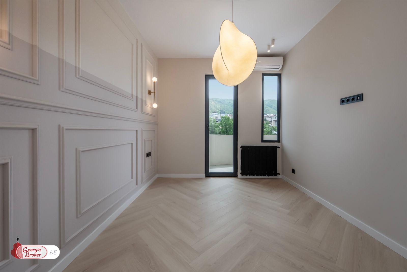 იყიდება ახალი გარემონტებული 5 ოთახიანი ბინა