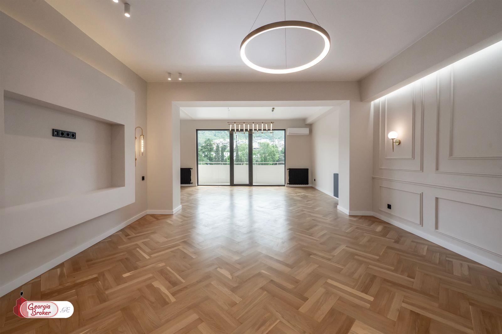 იყიდება ახალი გარემონტებული 5 ოთახიანი ბინა