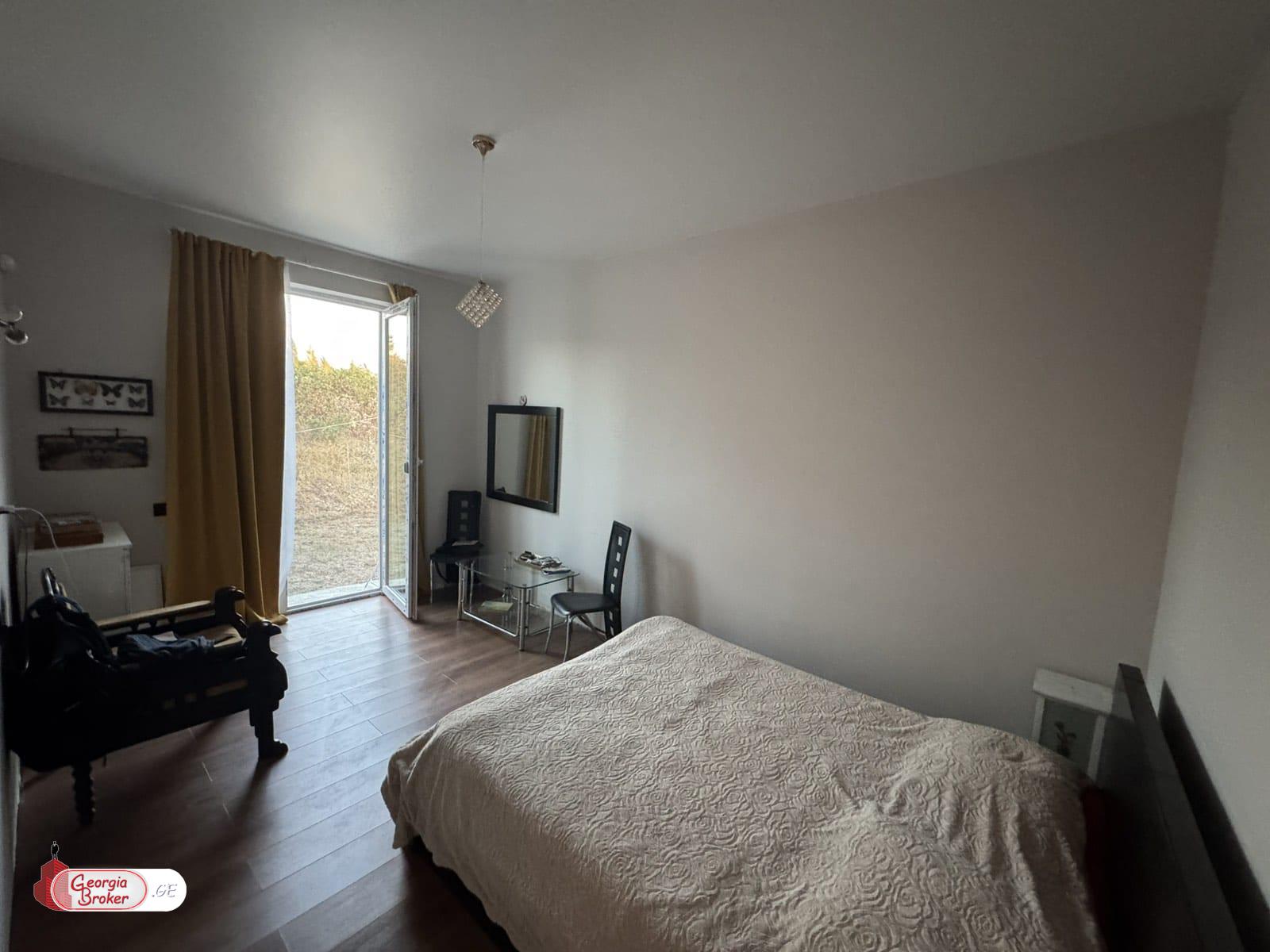 იყიდება ახალი გარემონტებული 5 ოთახიანი სახლი