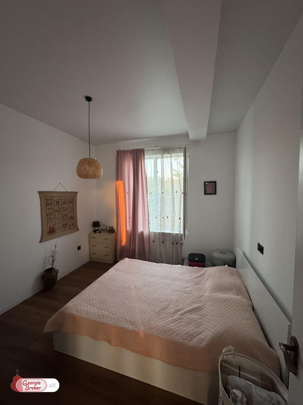 იყიდება ახალი გარემონტებული 5 ოთახიანი სახლი