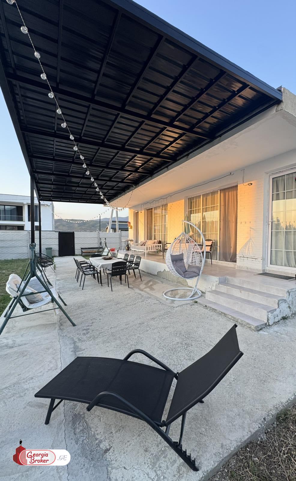 იყიდება ახალი გარემონტებული 5 ოთახიანი სახლი