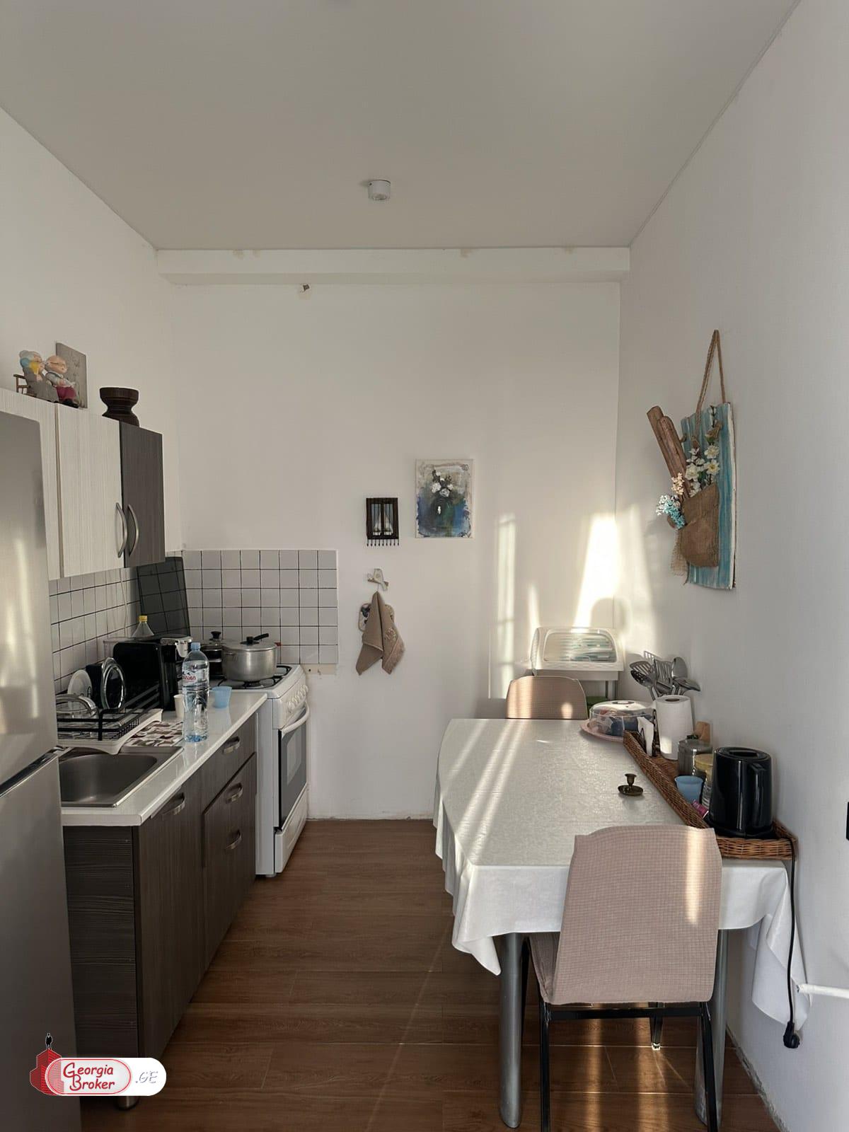 იყიდება ახალი გარემონტებული 5 ოთახიანი სახლი