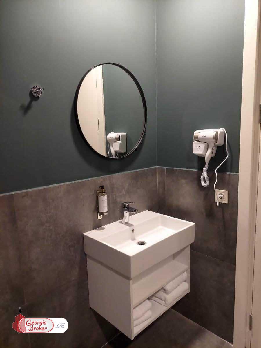 იყიდება ახალი გარემონტებული 2 ოთახიანი ბინა