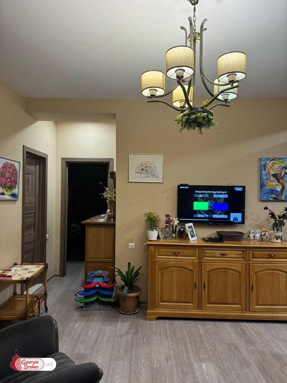 იყიდება ახალი გარემონტებული 3 ოთახიანი ბინა