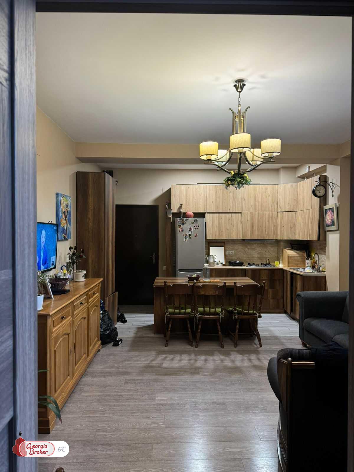 იყიდება ახალი გარემონტებული 3 ოთახიანი ბინა