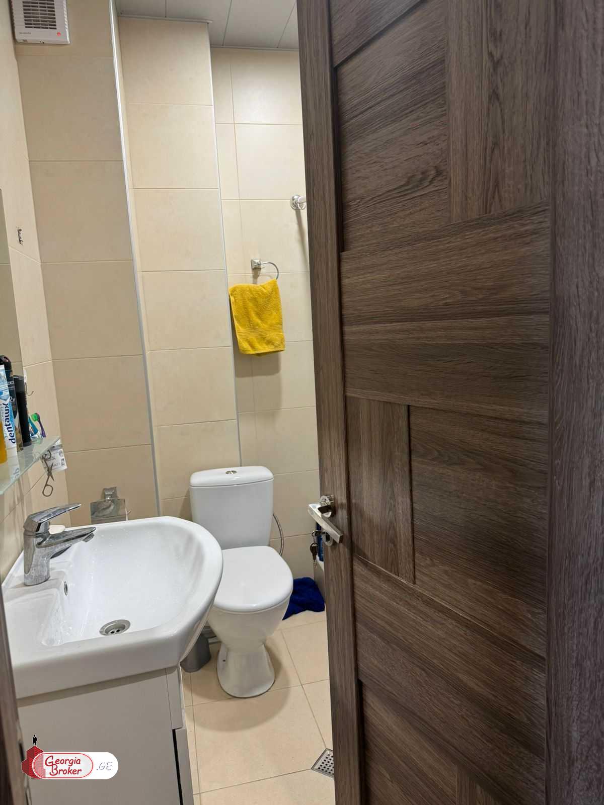 იყიდება ახალი გარემონტებული 3 ოთახიანი ბინა