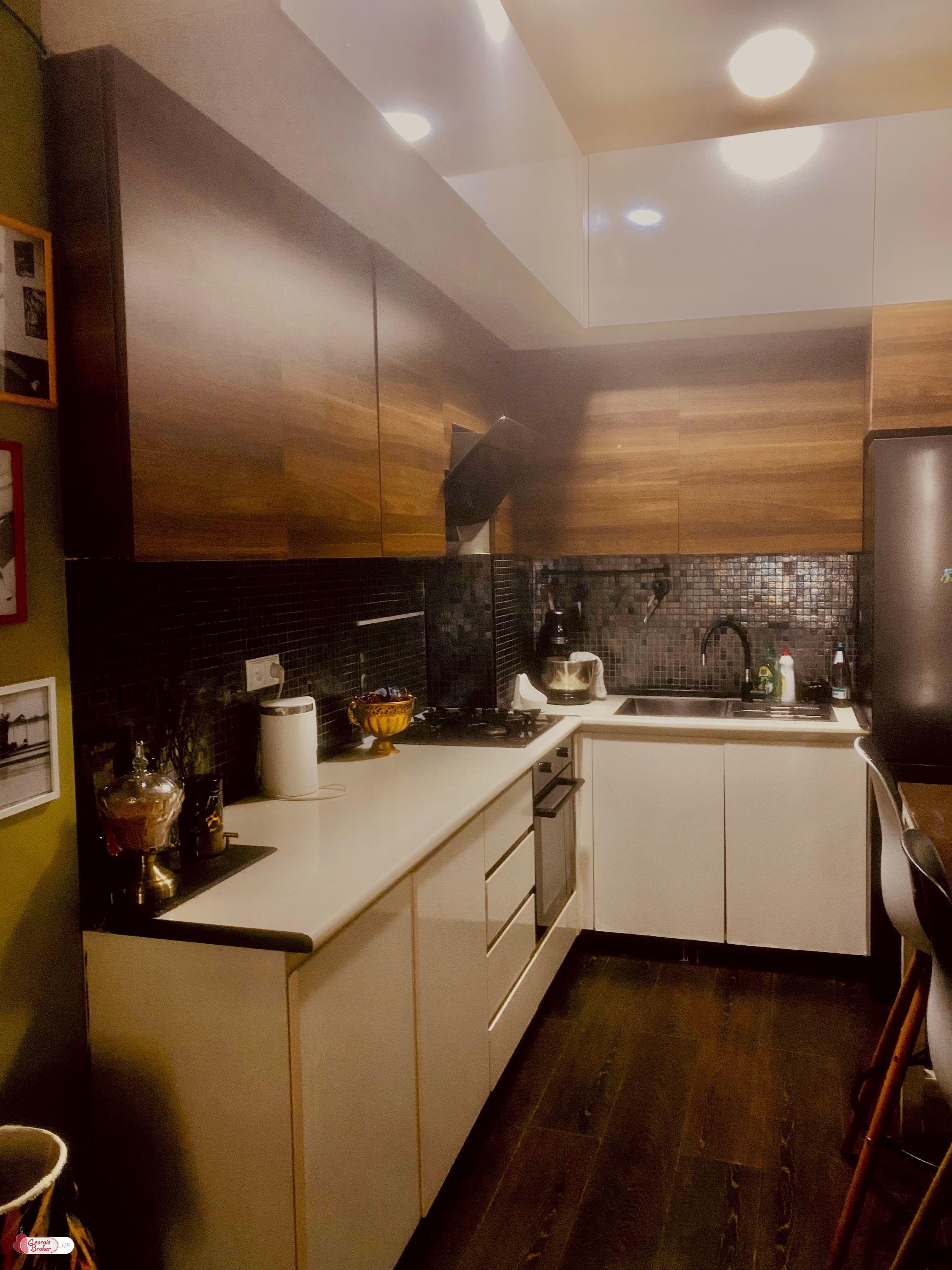 იყიდება ახალი გარემონტებული 3 ოთახიანი ბინა