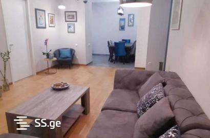 იყიდება ახალი გარემონტებული 3 ოთახიანი ბინა