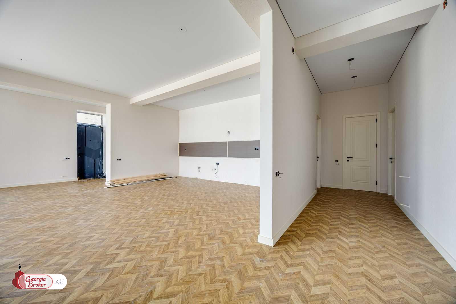 იყიდება ახალი გარემონტებული 5 ოთახიანი სახლი