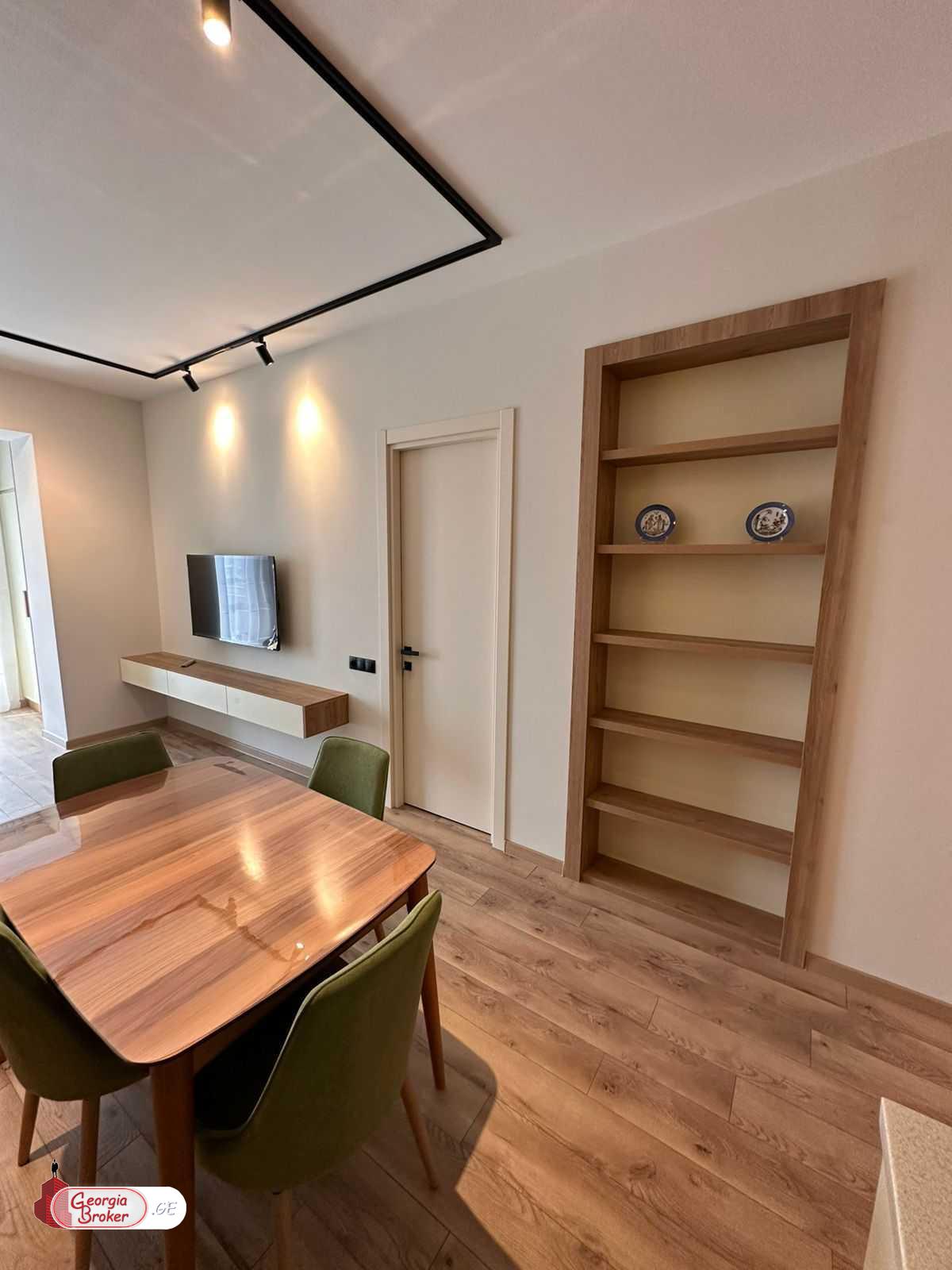 в аренду квартира с новым ремонтом 2-комнаты