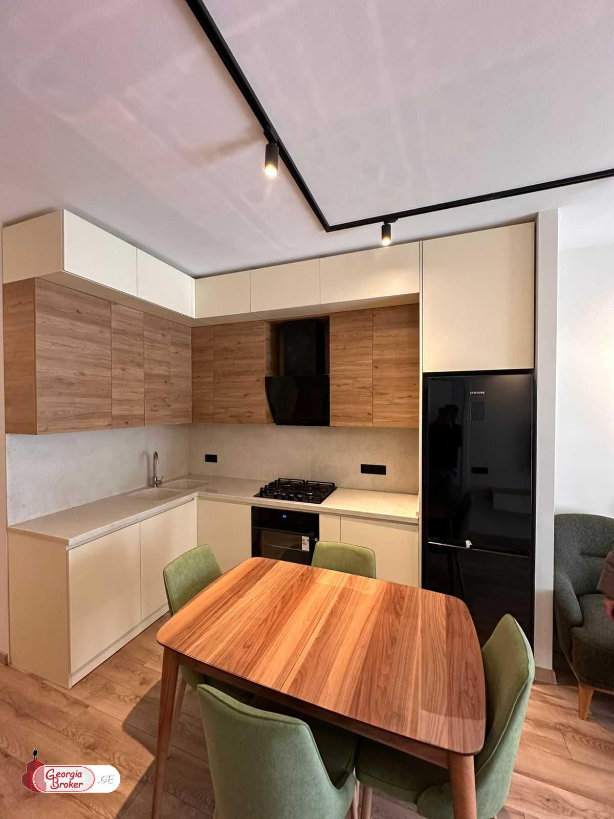 в аренду квартира с новым ремонтом 2-комнаты