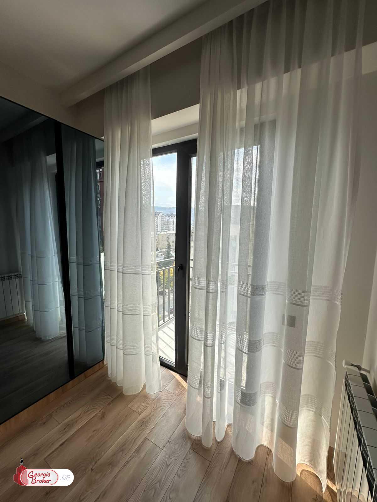 в аренду квартира с новым ремонтом 2-комнаты