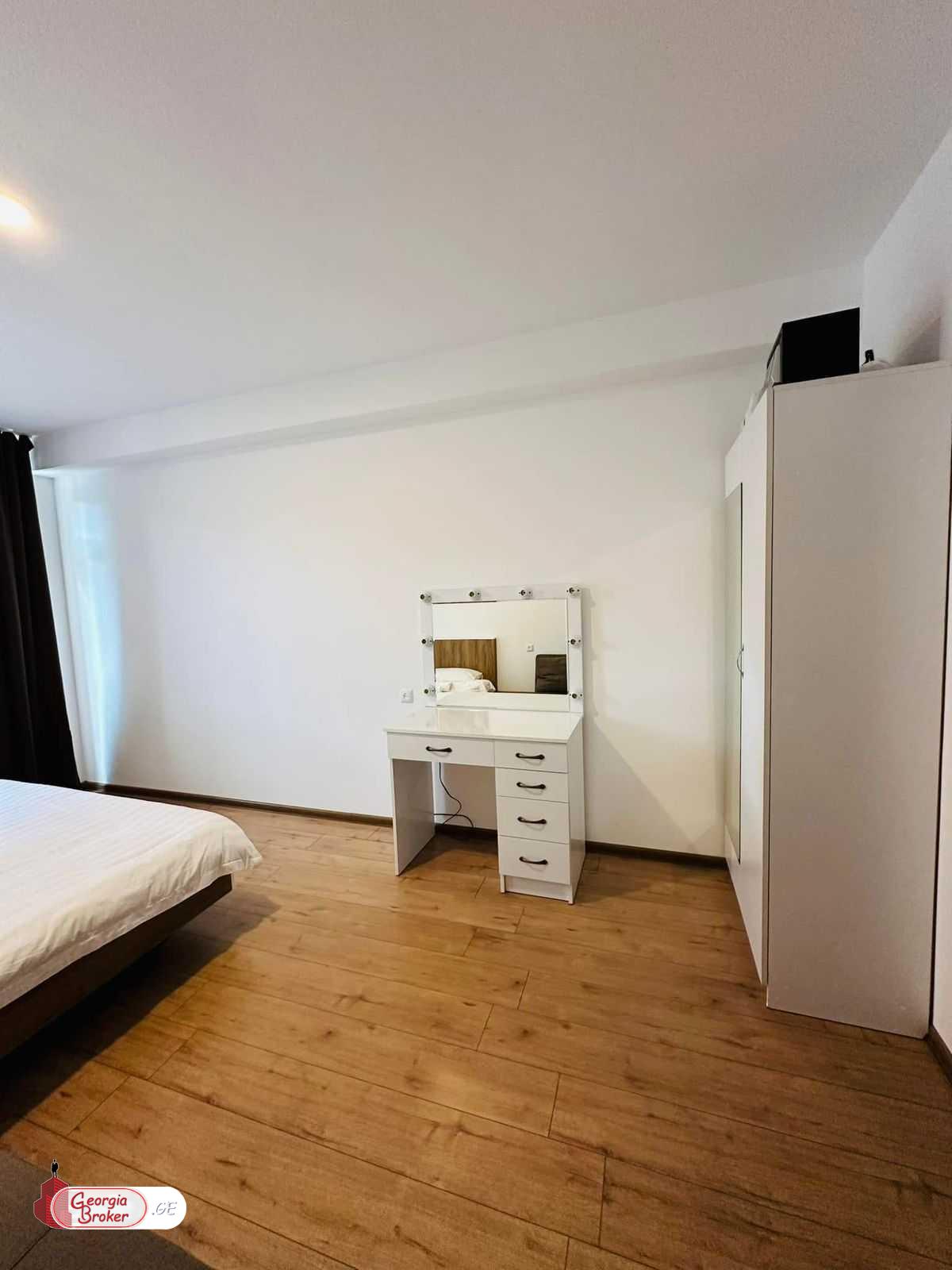 nearly repaired 2-room apartment for sale