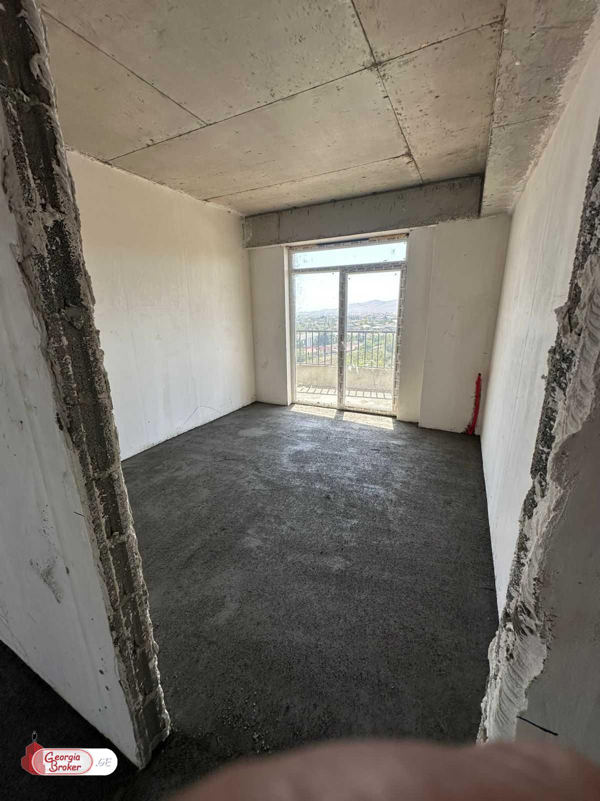 nearly repaired 3-room apartment for sale