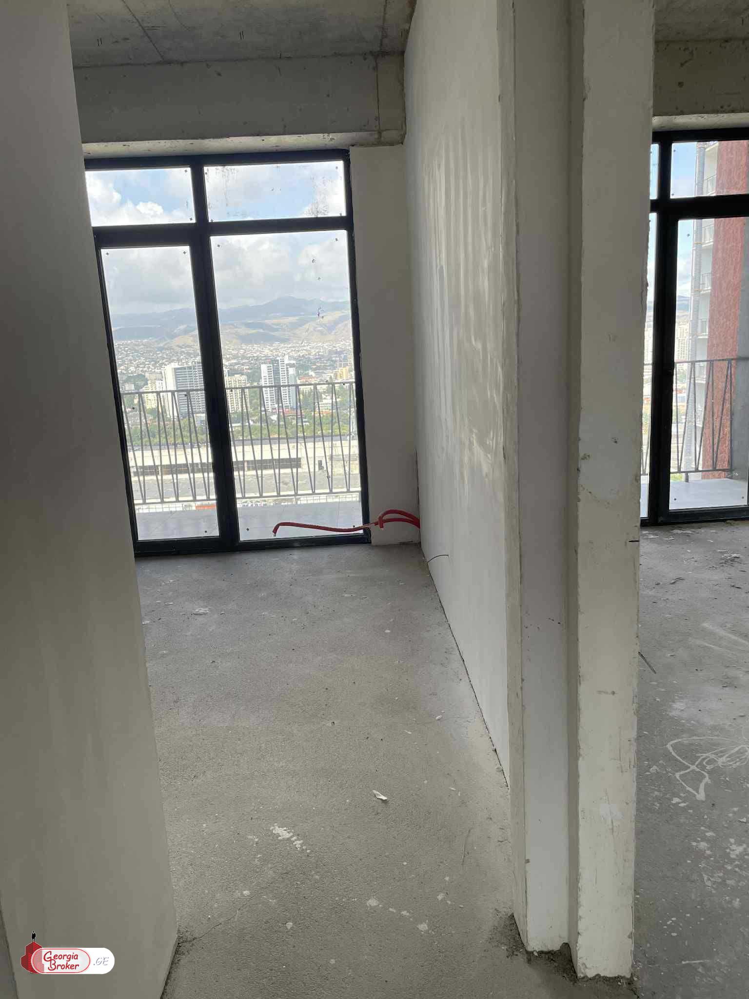 продается квартира с новым ремонтом 3-комнаты