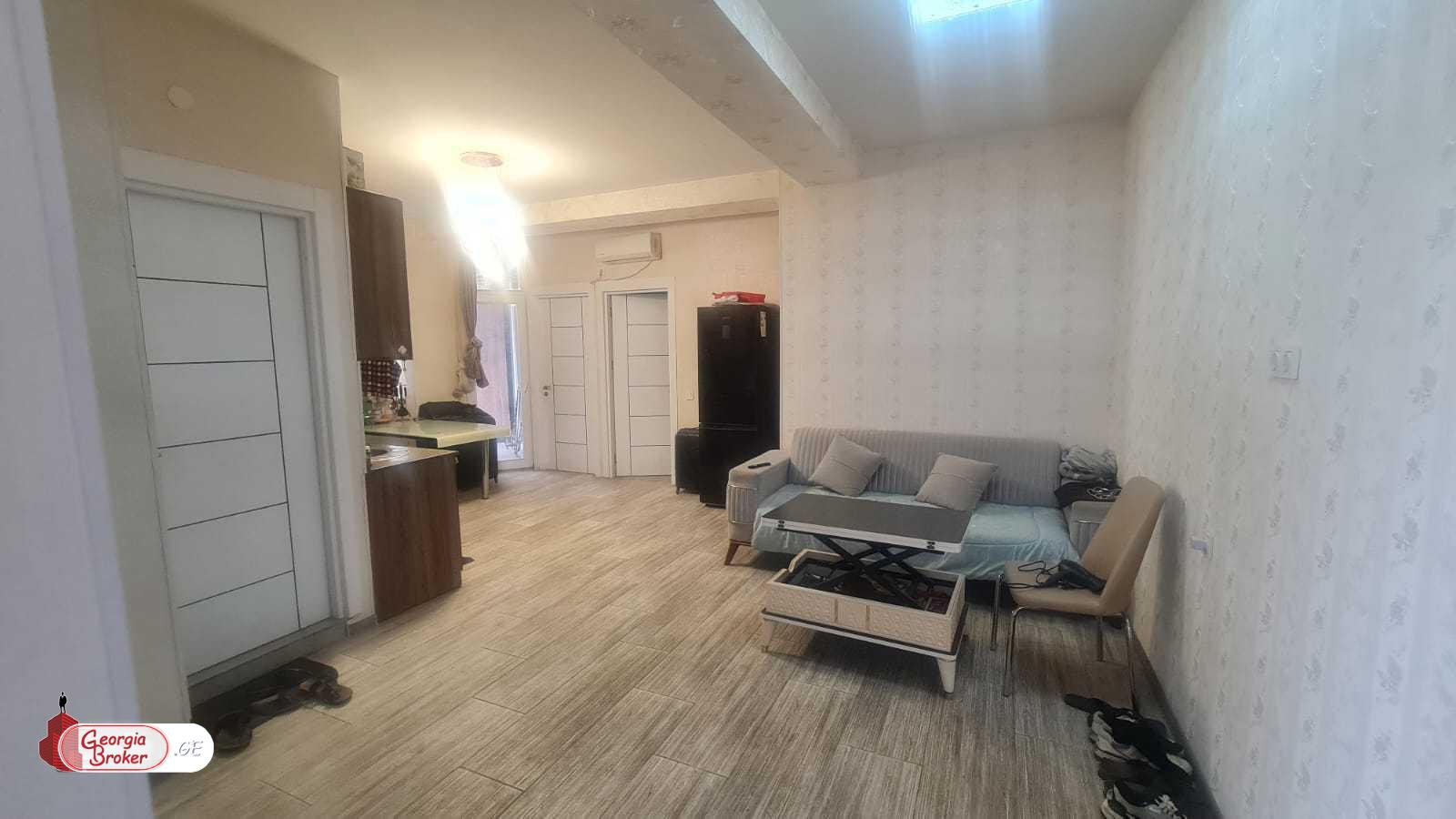 nearly repaired 3-room apartment for sale