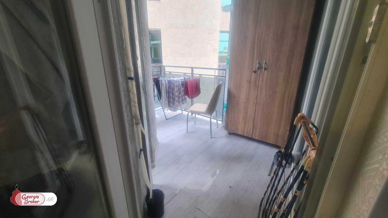 nearly repaired 3-room apartment for sale