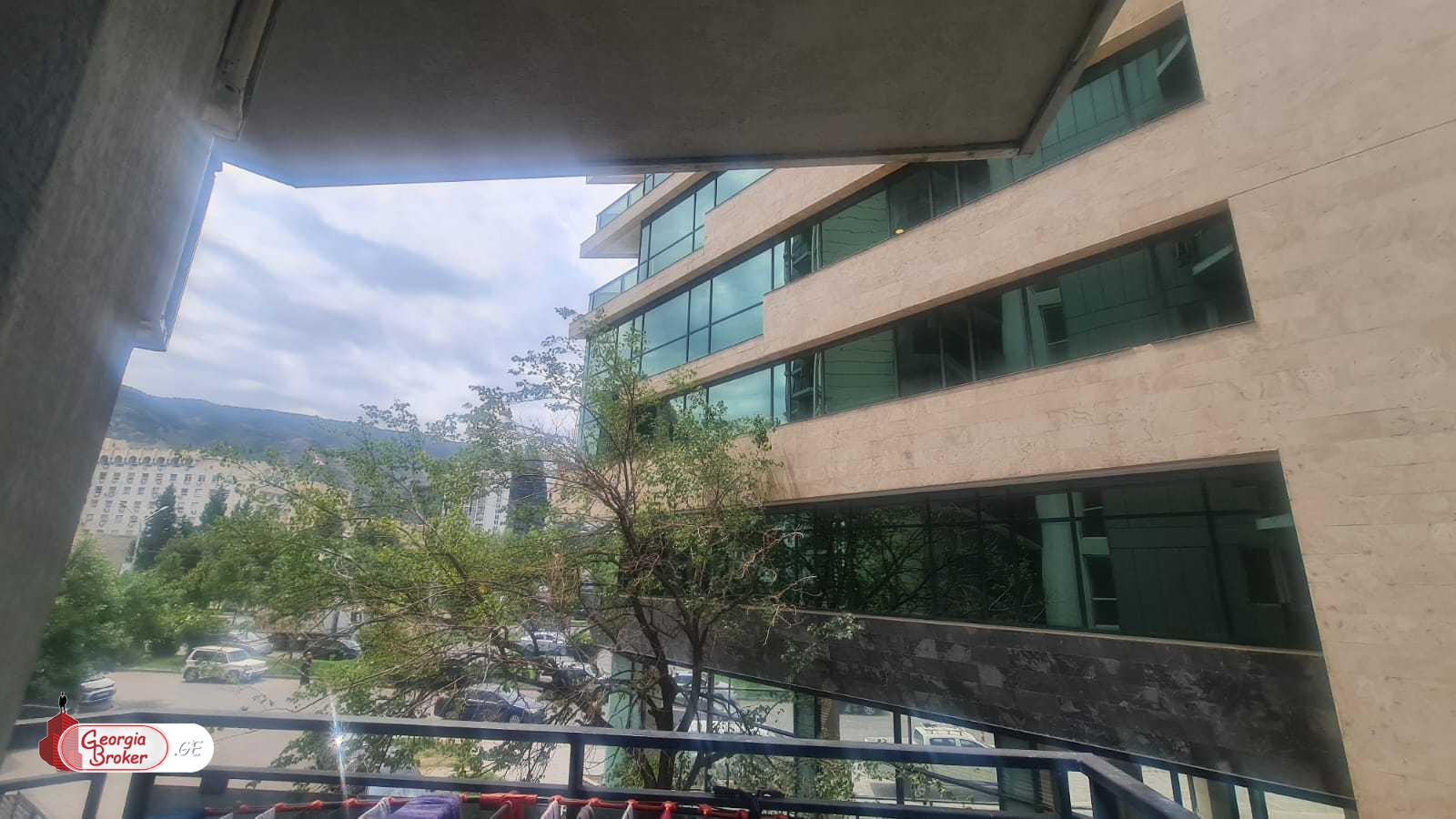 nearly repaired 3-room apartment for sale