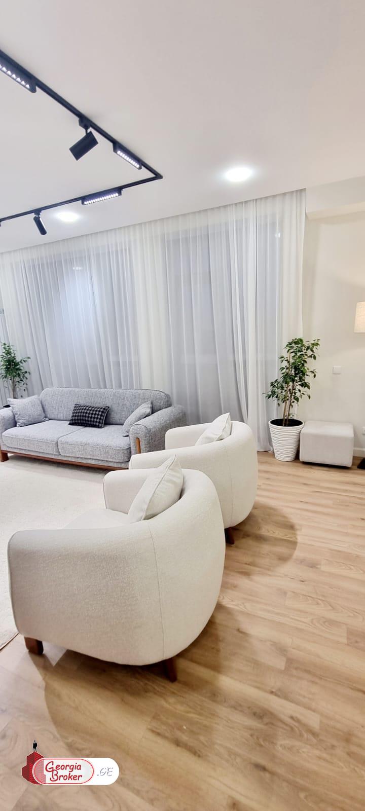 იყიდება ახალი გარემონტებული 3 ოთახიანი ბინა