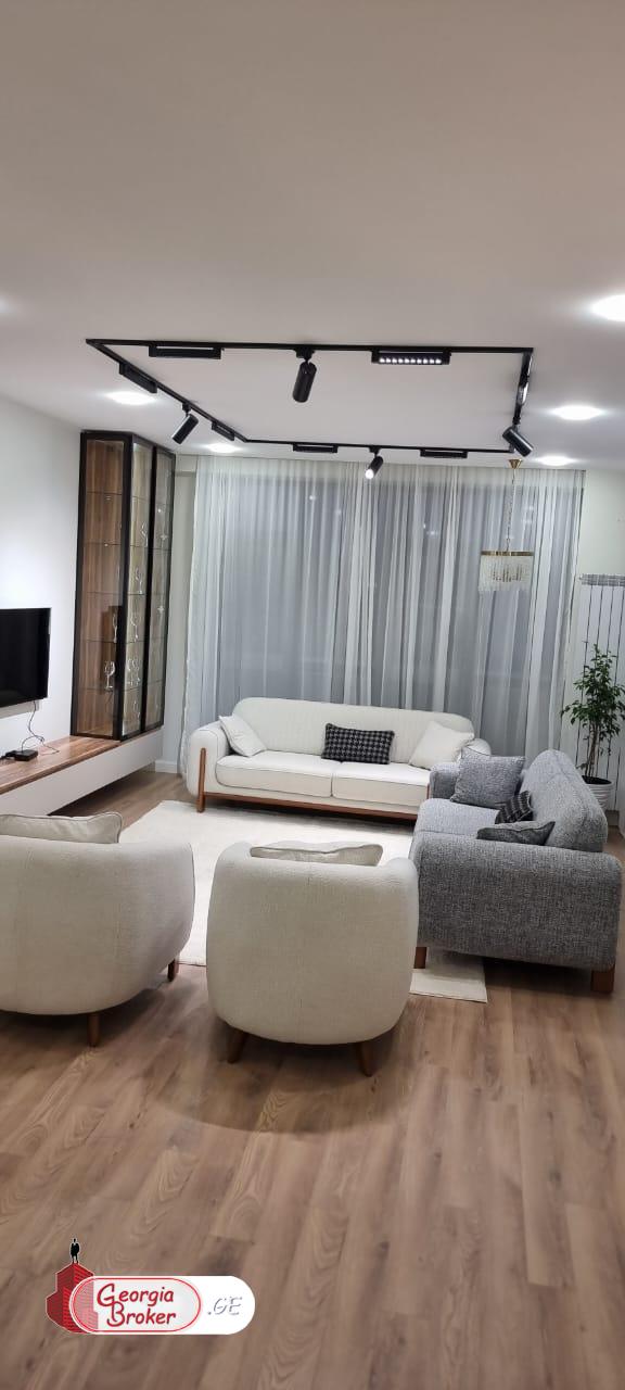 იყიდება ახალი გარემონტებული 3 ოთახიანი ბინა