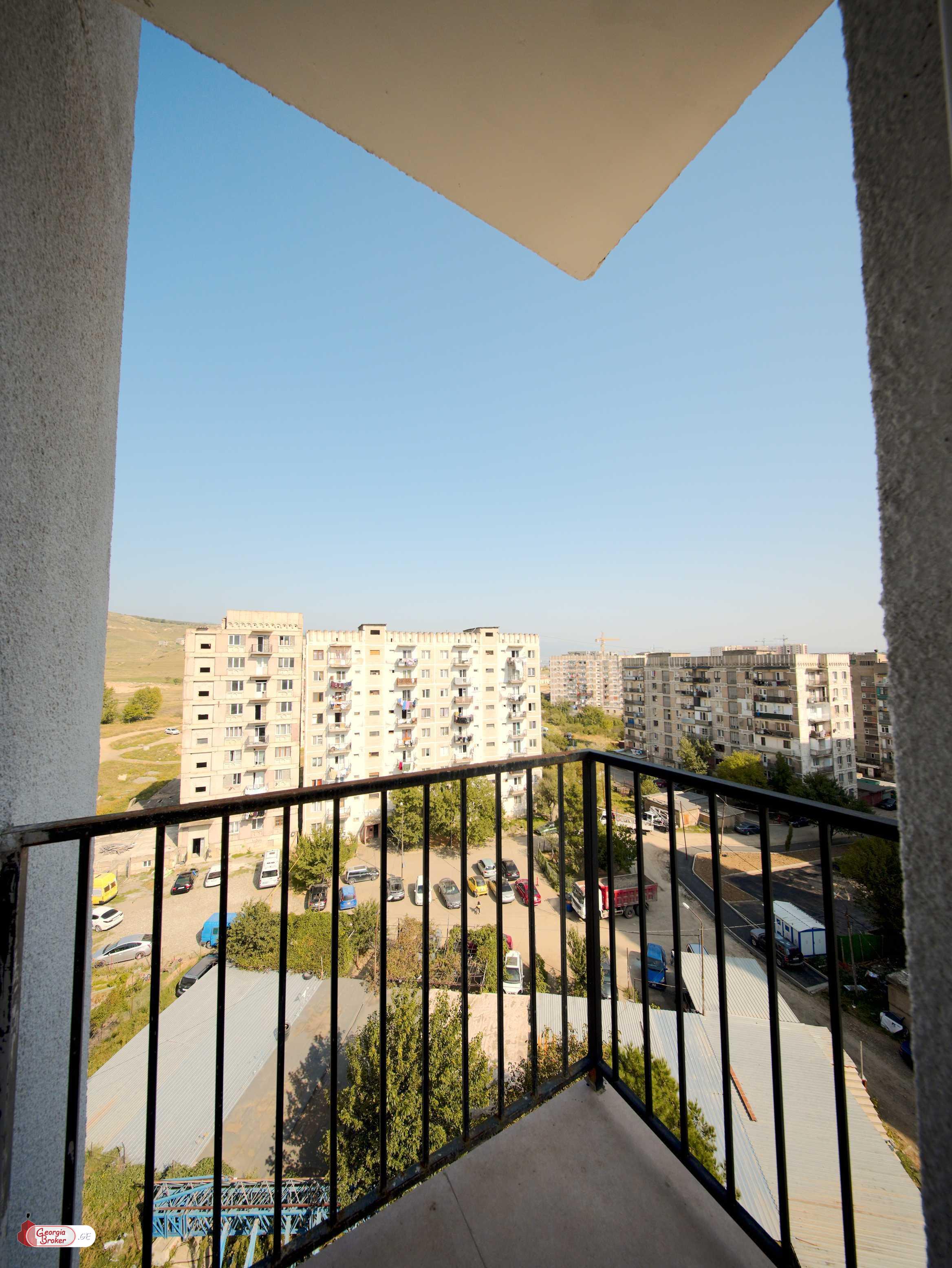 продается квартира с новым ремонтом 3-комнаты