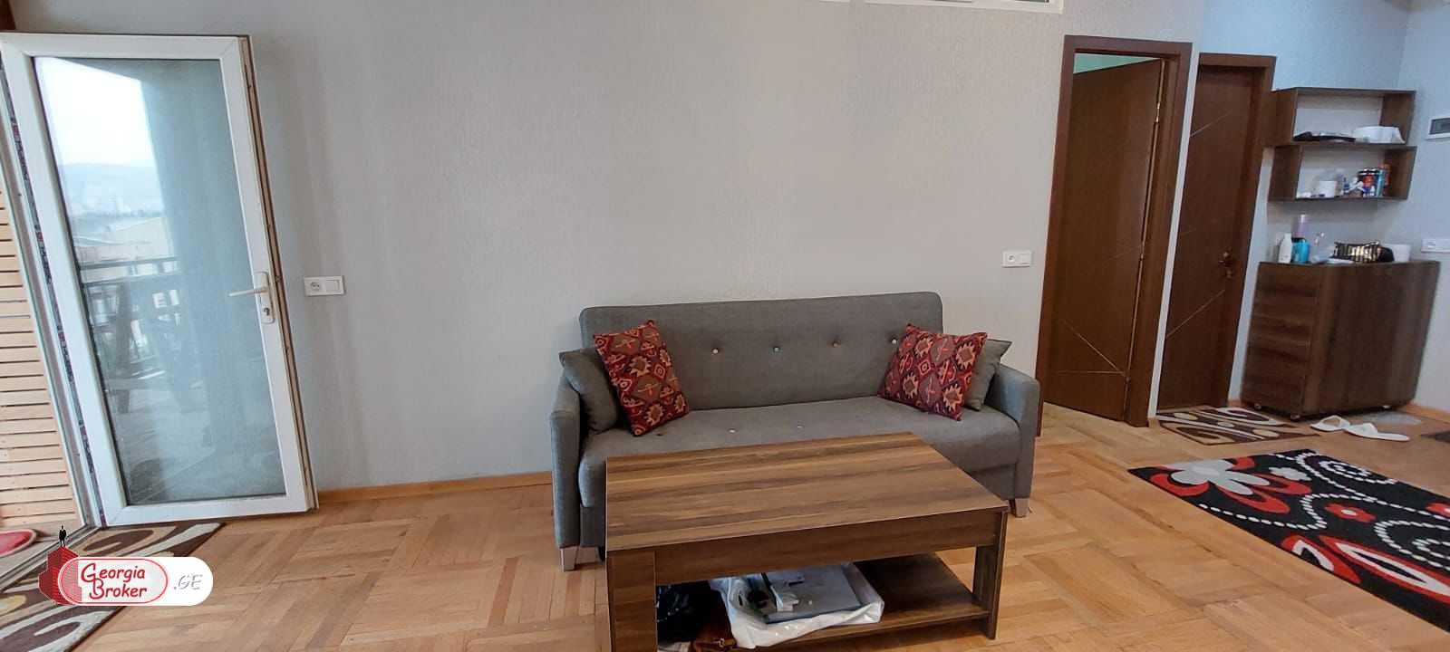 იყიდება ახალი გარემონტებული 2 ოთახიანი ბინა