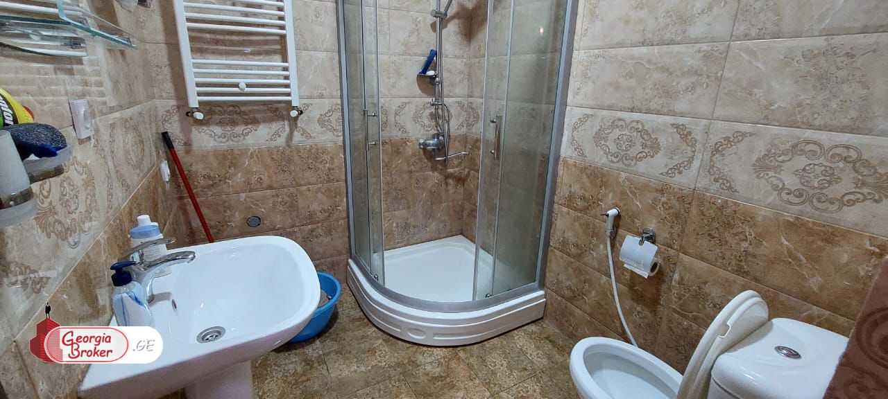 იყიდება ახალი გარემონტებული 2 ოთახიანი ბინა