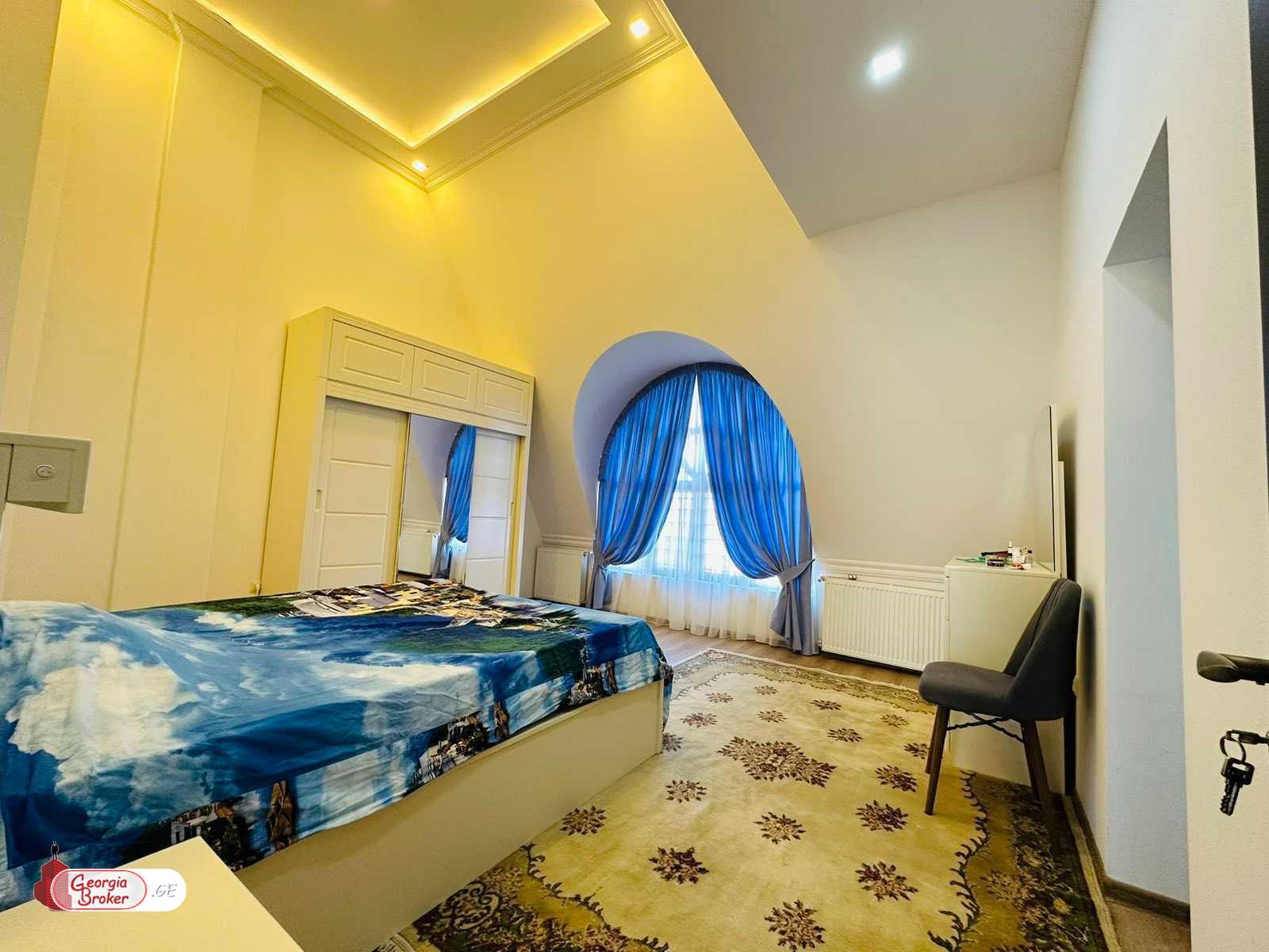 nearly repaired 7-room apartment for sale