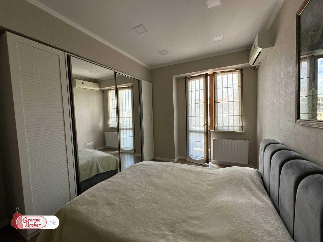 продается квартира с новым ремонтом 3-комнаты