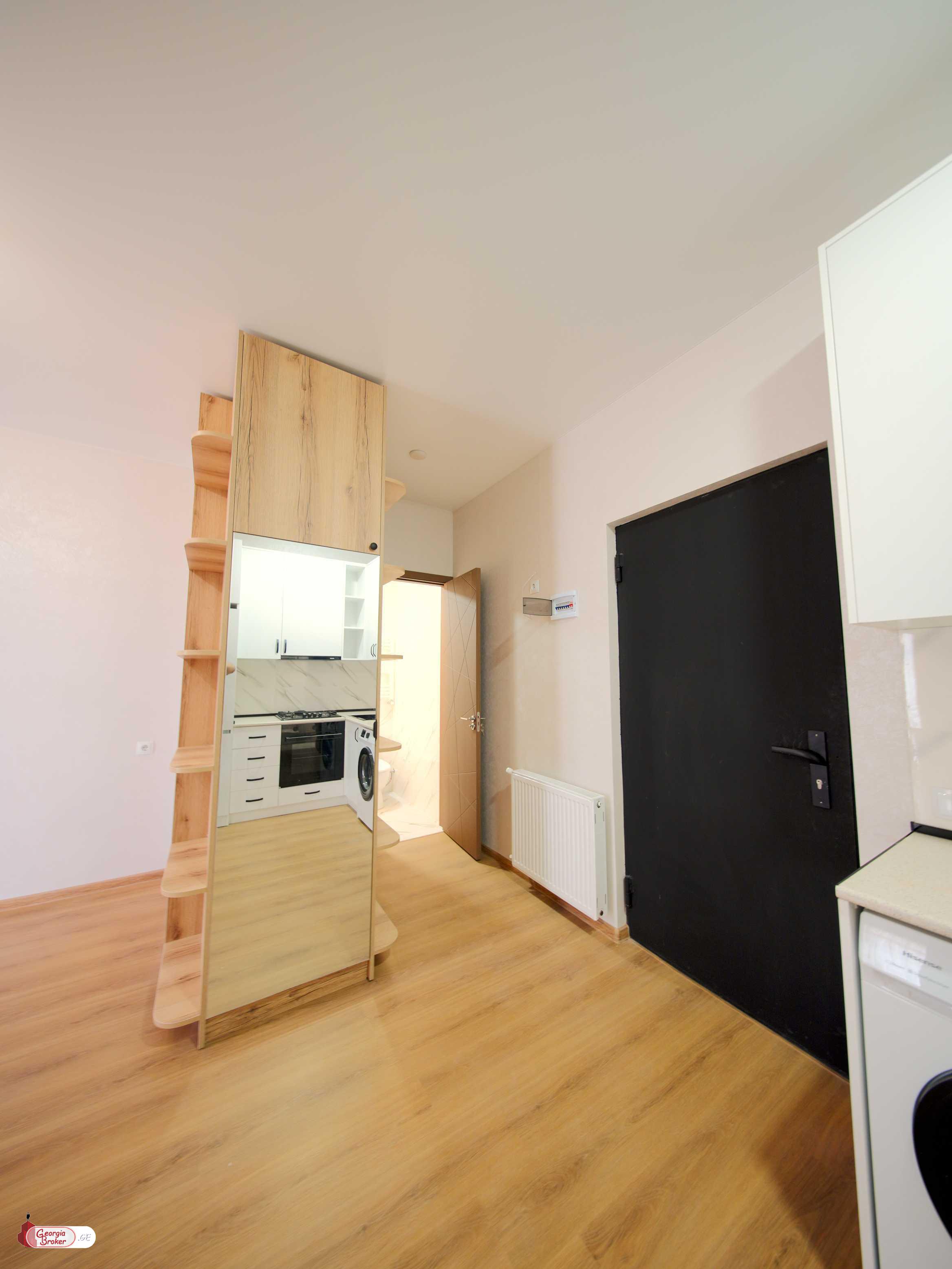 продается квартира с новым ремонтом 3-комнаты