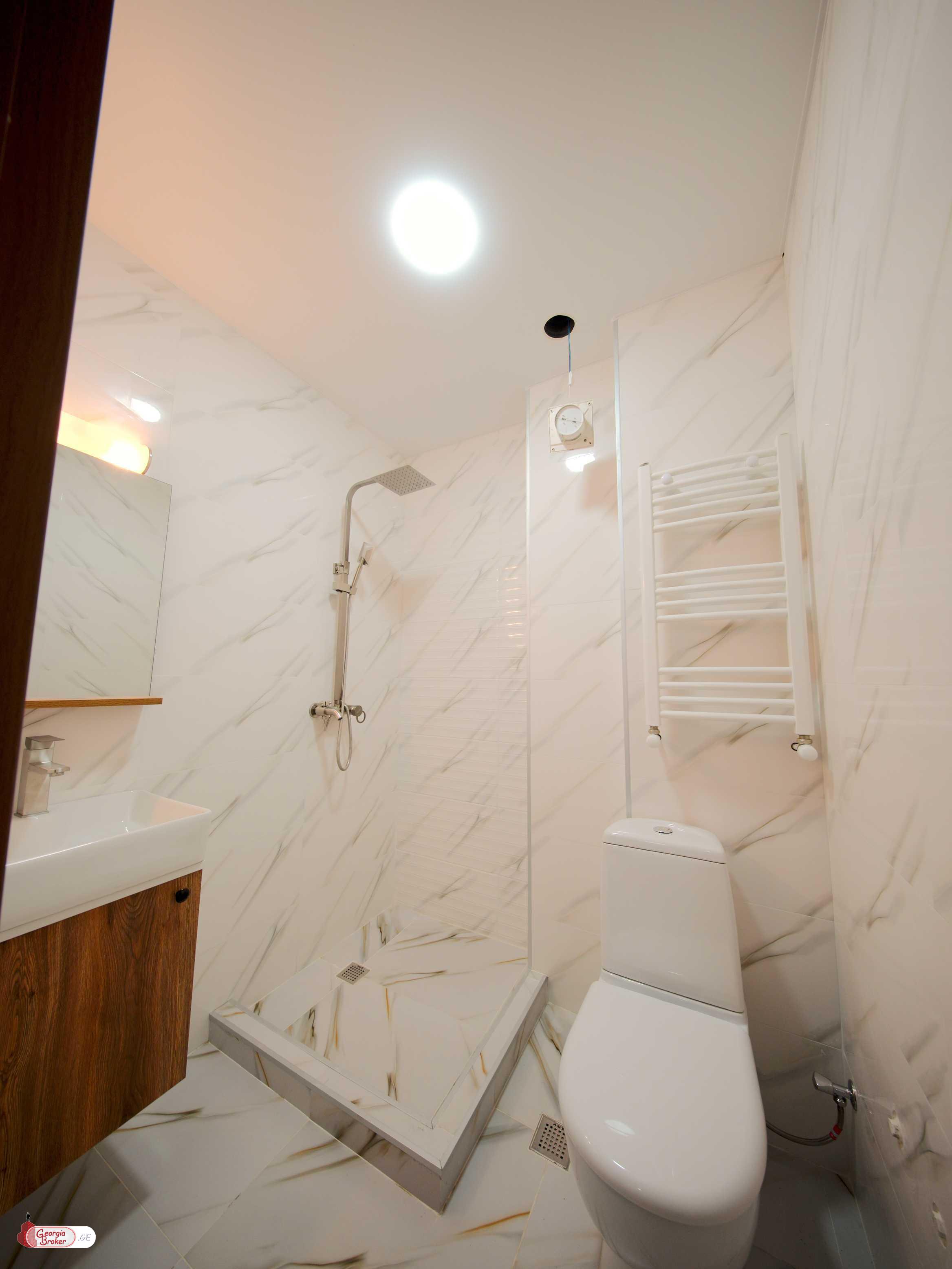 продается квартира с новым ремонтом 3-комнаты