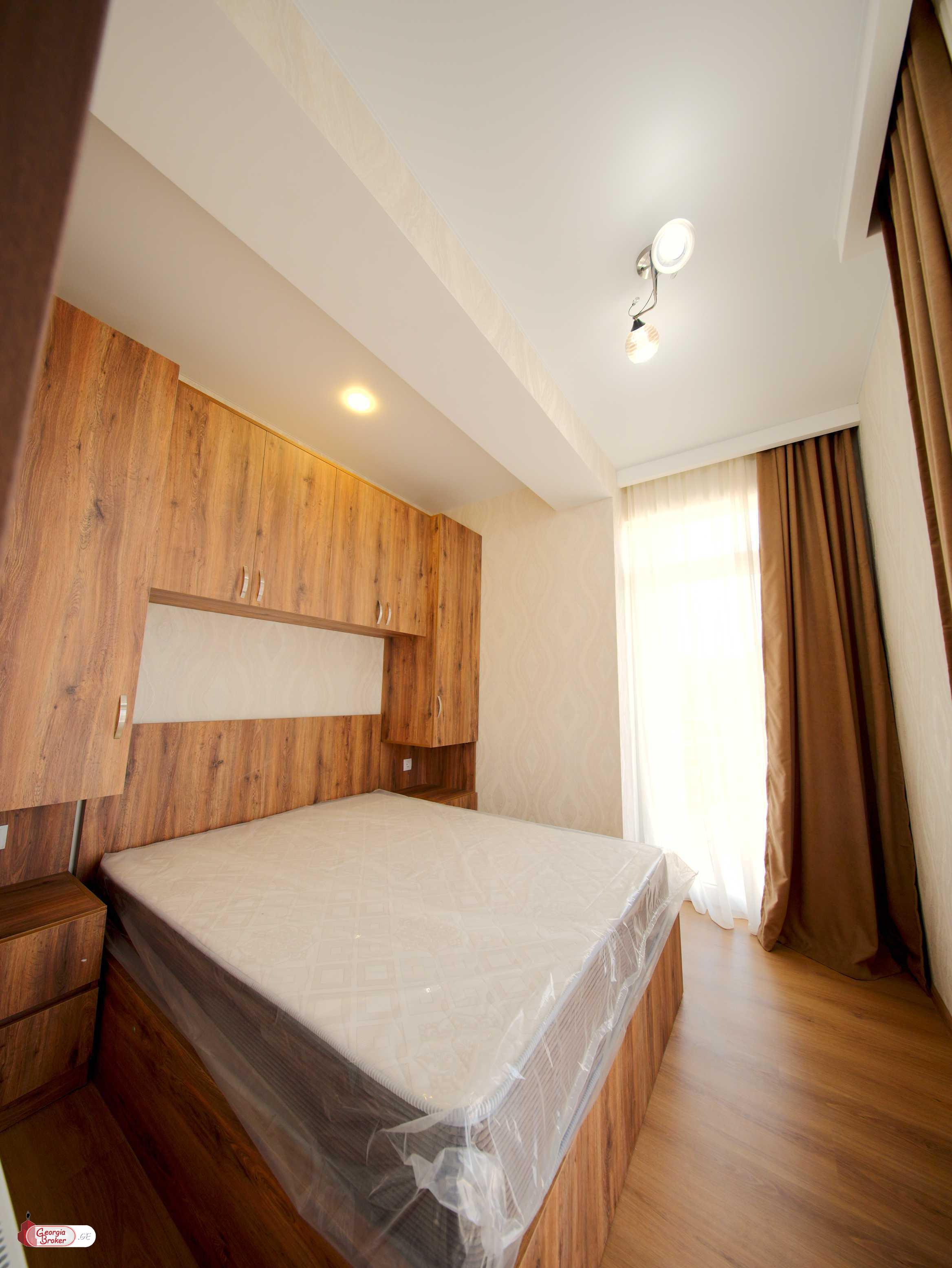 продается квартира с новым ремонтом 3-комнаты