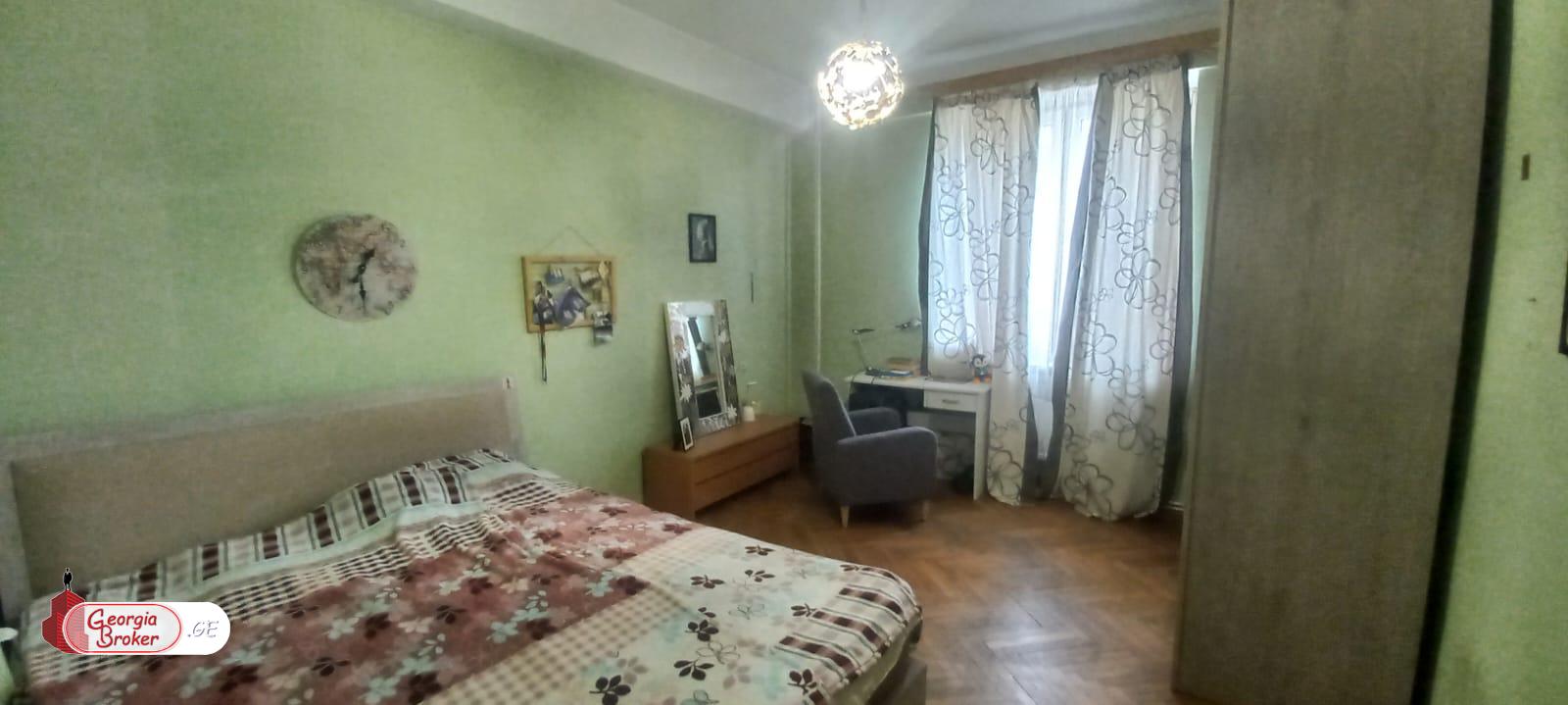 old repaired 4-room apartment for sale