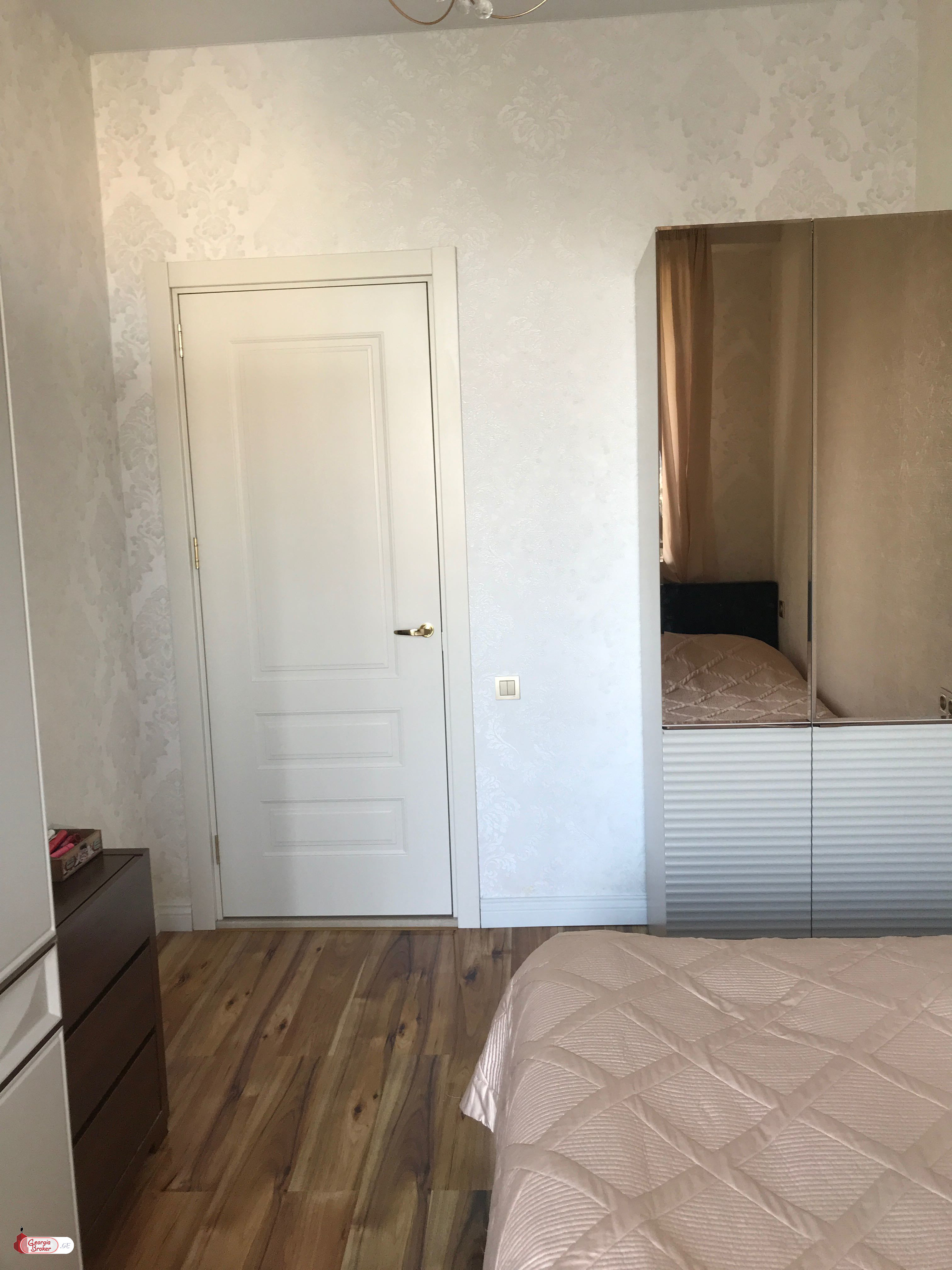 nearly repaired 3-room apartment for sale