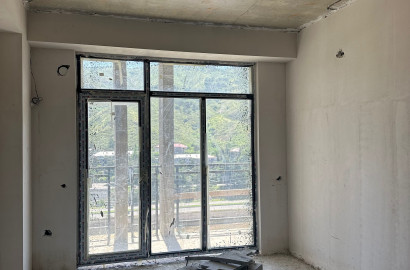 nearly repaired 4-room apartment for sale