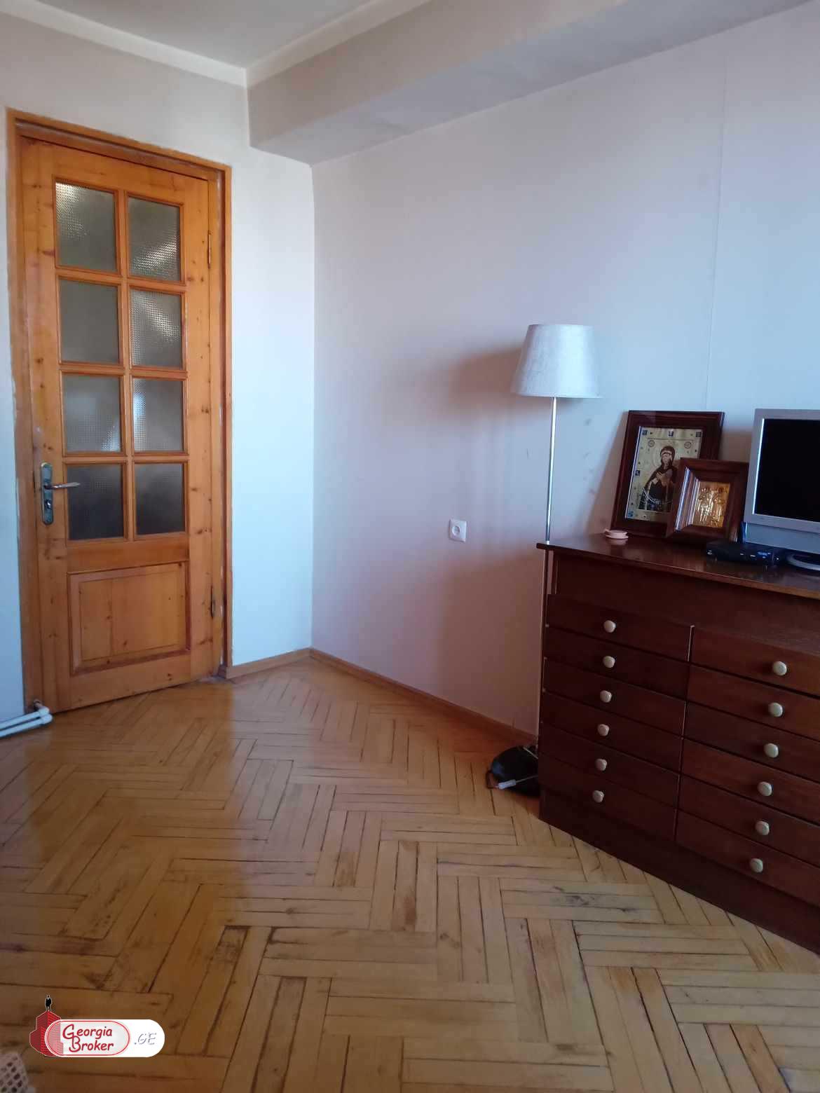 nearly repaired 3-room apartment for sale