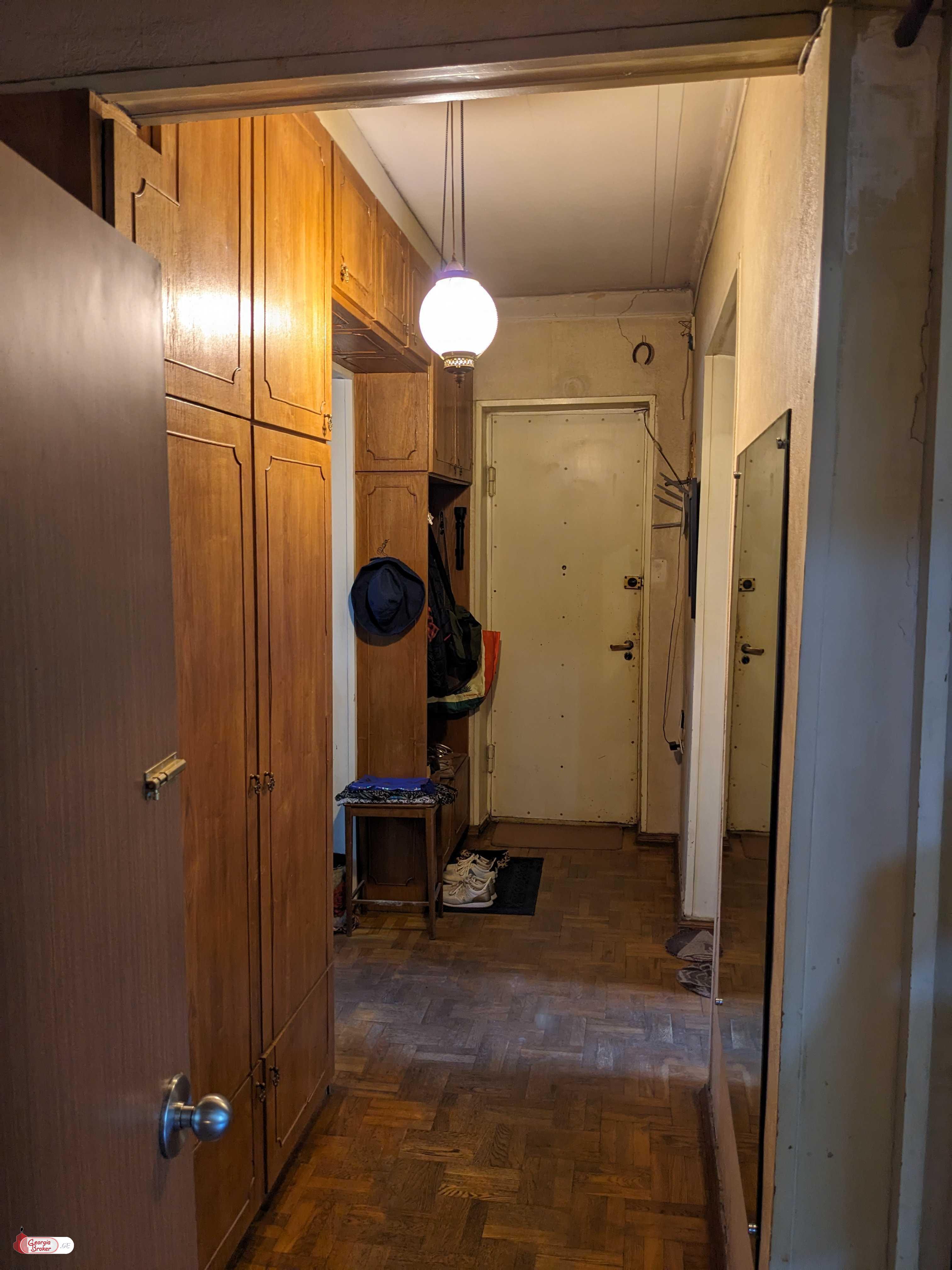 nearly repaired 3-room apartment for sale