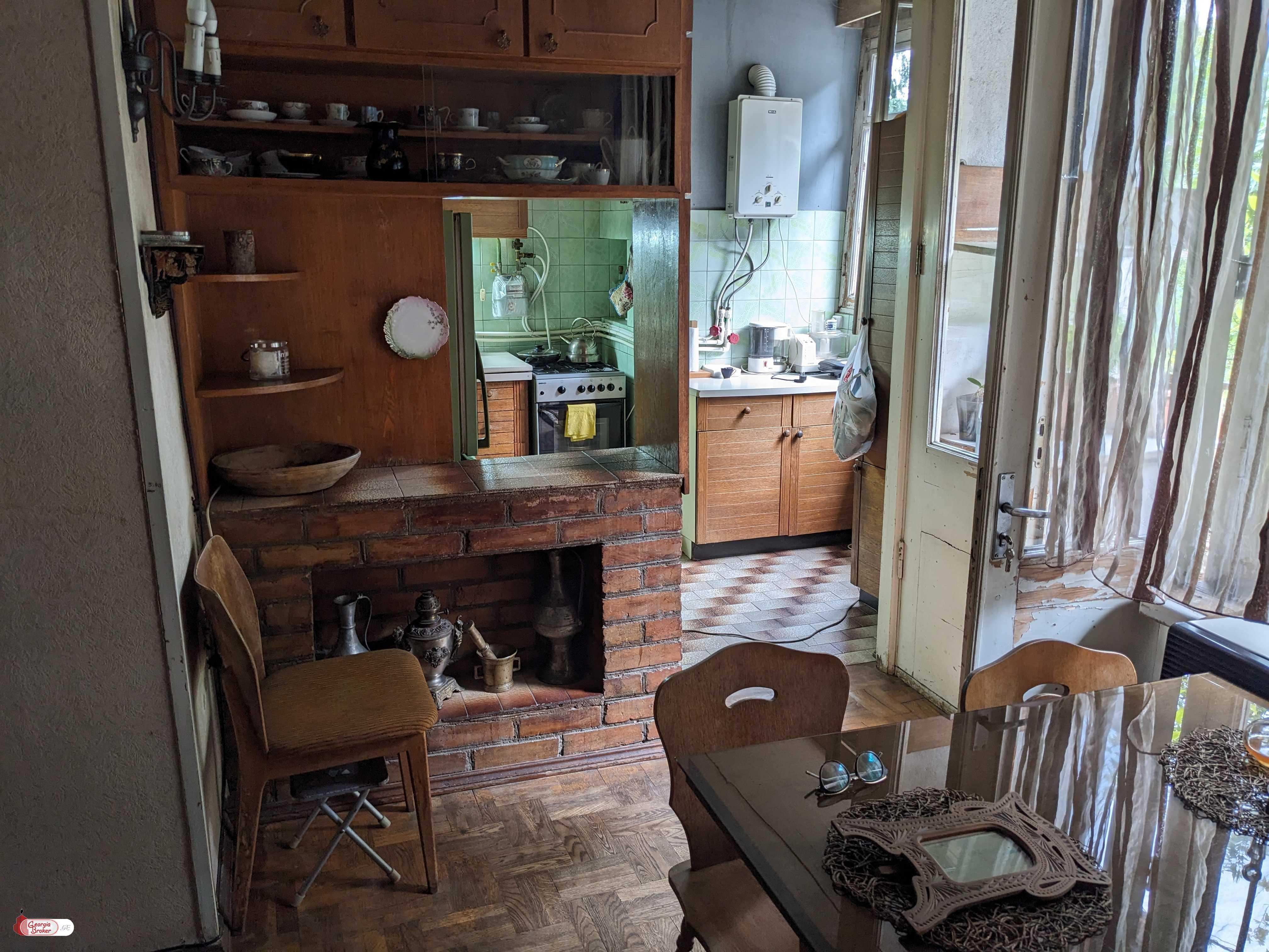 nearly repaired 3-room apartment for sale