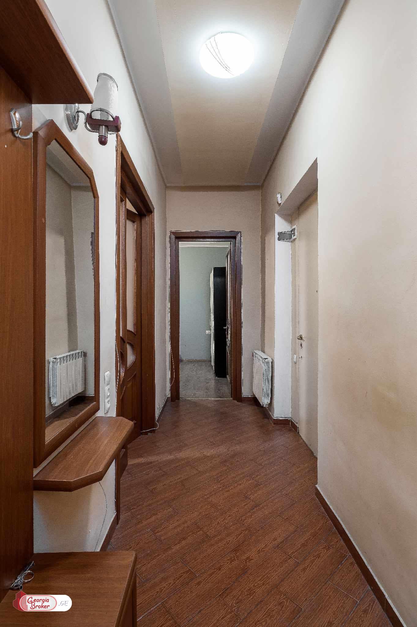 nearly repaired 2-room apartment for sale