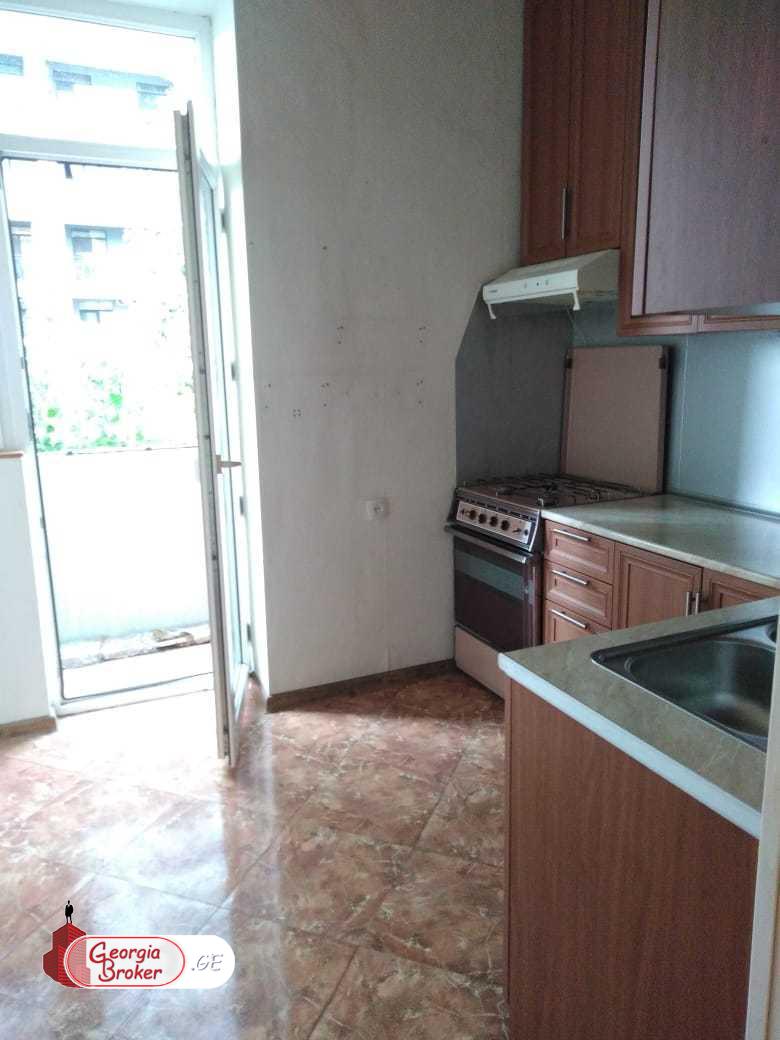 nearly repaired 3-room apartment for sale