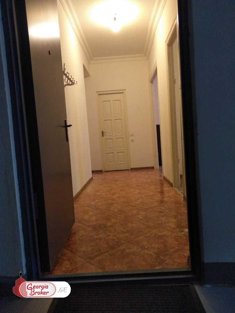 nearly repaired 3-room apartment for sale